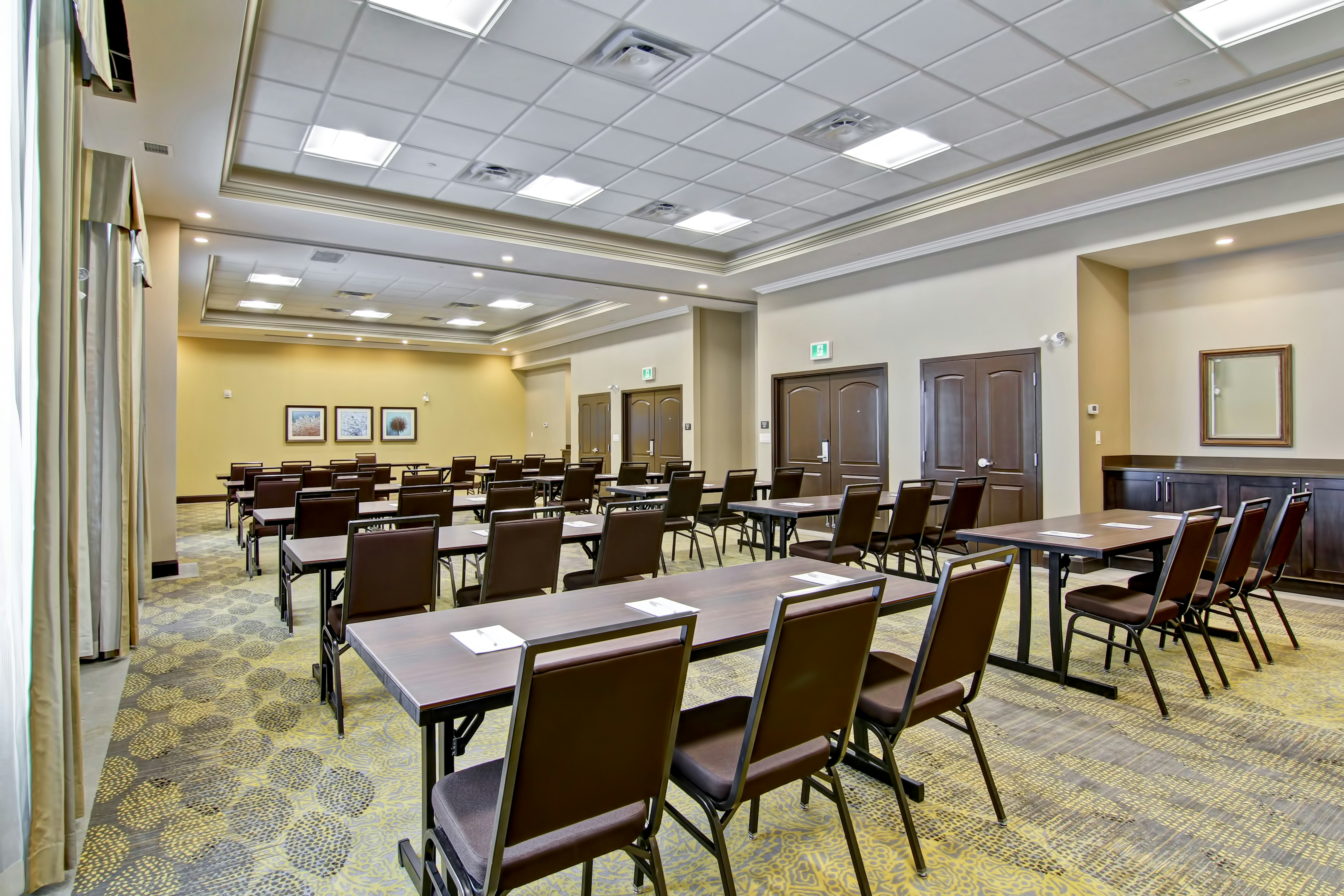 Hampton Inn and Suites by Hilton Saskatoon Airport 35/39
