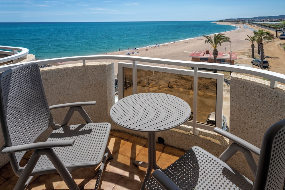 Caprici Beach Hotel & Spa 35/44