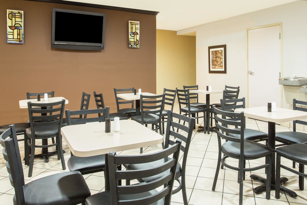 Days Inn & Suites By Wyndham Thibodaux 56/68