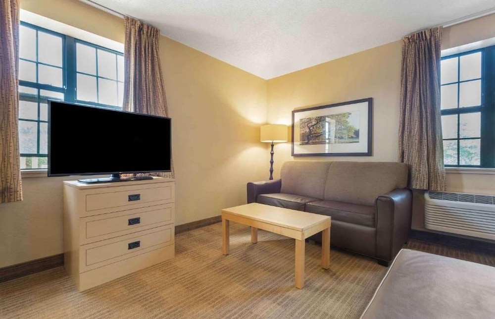 Studio 6 Corporate Extended Stay Amherst Buffalo NY 45/60
