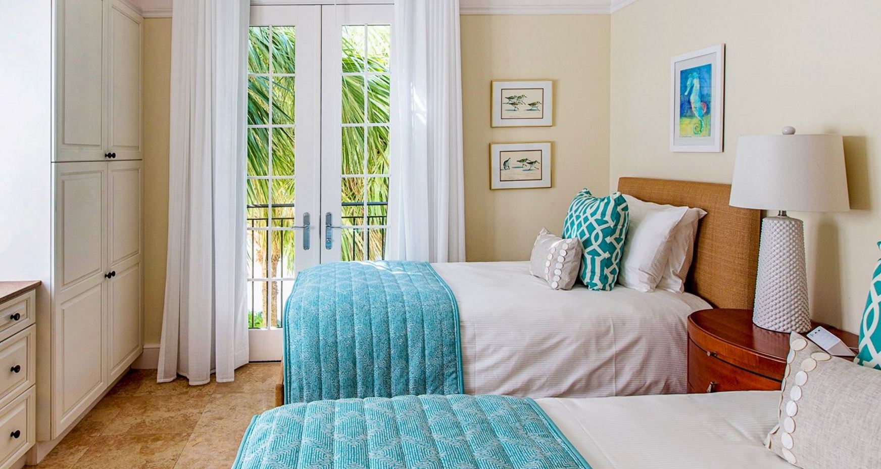 3 Bedrooms, Ocean Front