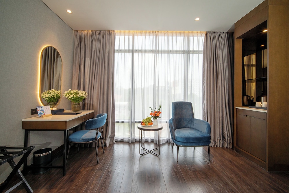 Nhat Ha Lavish Hotel 25/40