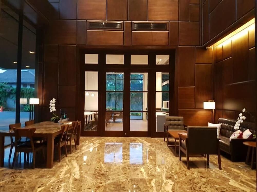 Veranda Serviced Residence @ Puri 42/74