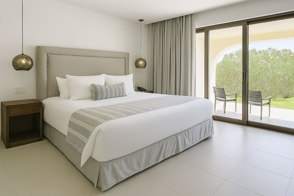 2 Bedrooms, Master, Suite, 1 King and 2 Queen Beds