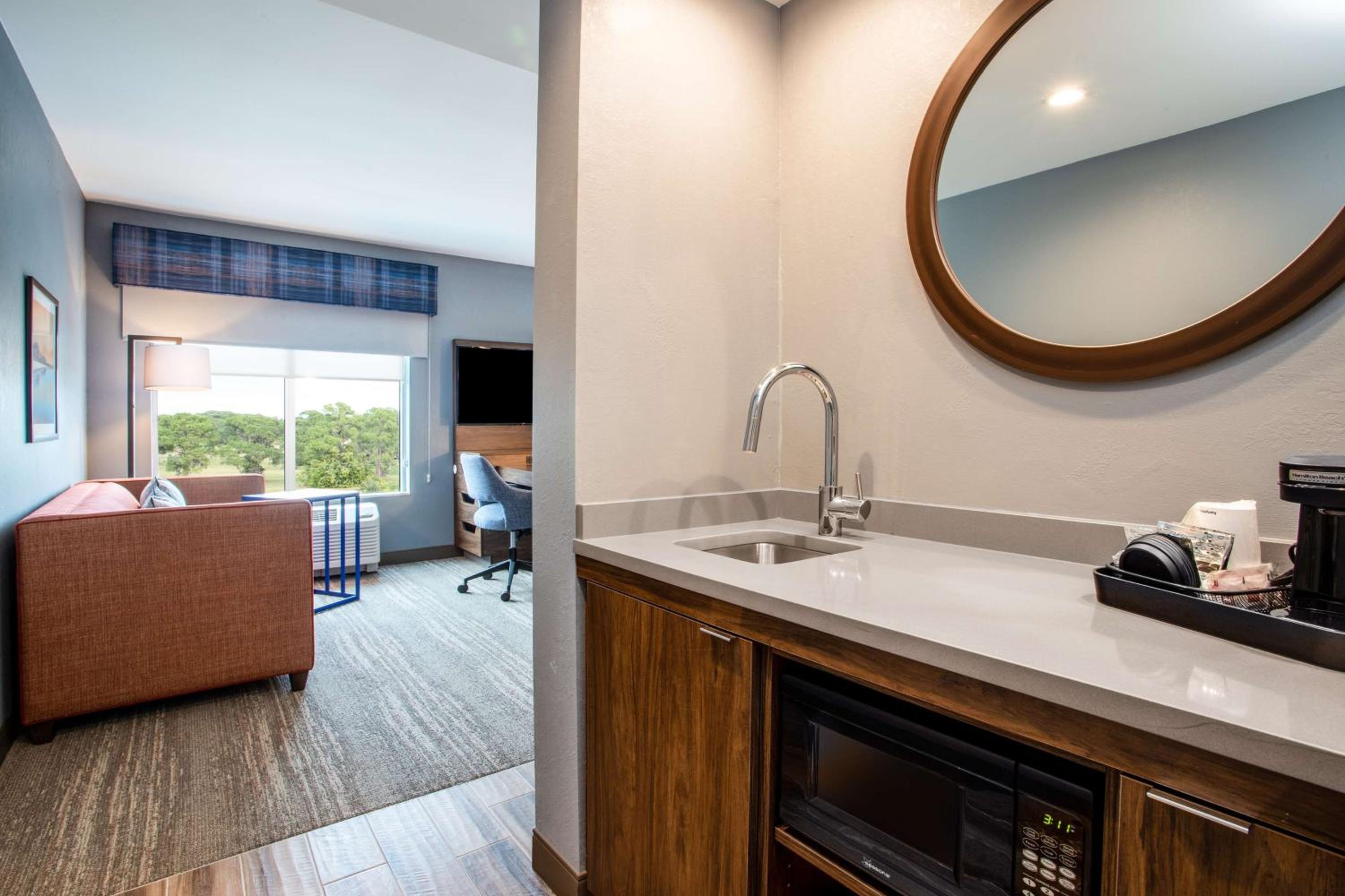 Studio, Suite, King Bed, Sofa, Accessible, Hampton Inn Suites North Port Fl 4/4
