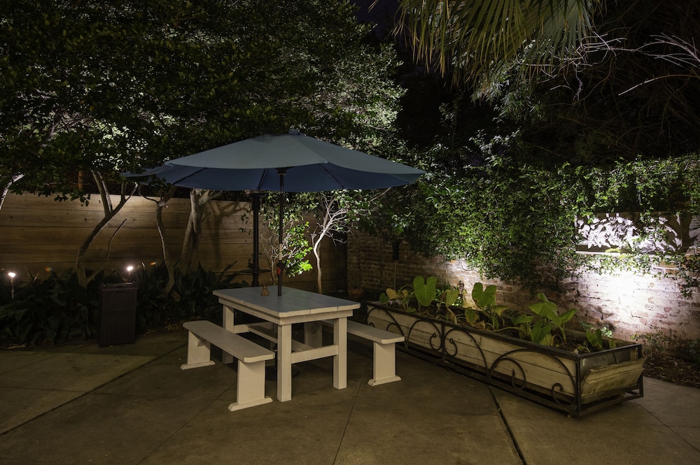 Best Location 7BR Next to FR Quarter! By YouRent 37/48