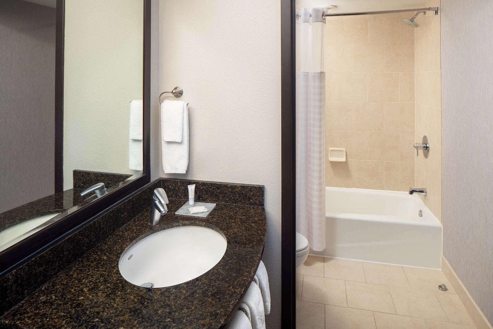 Hyatt Place Uncasville 43/46