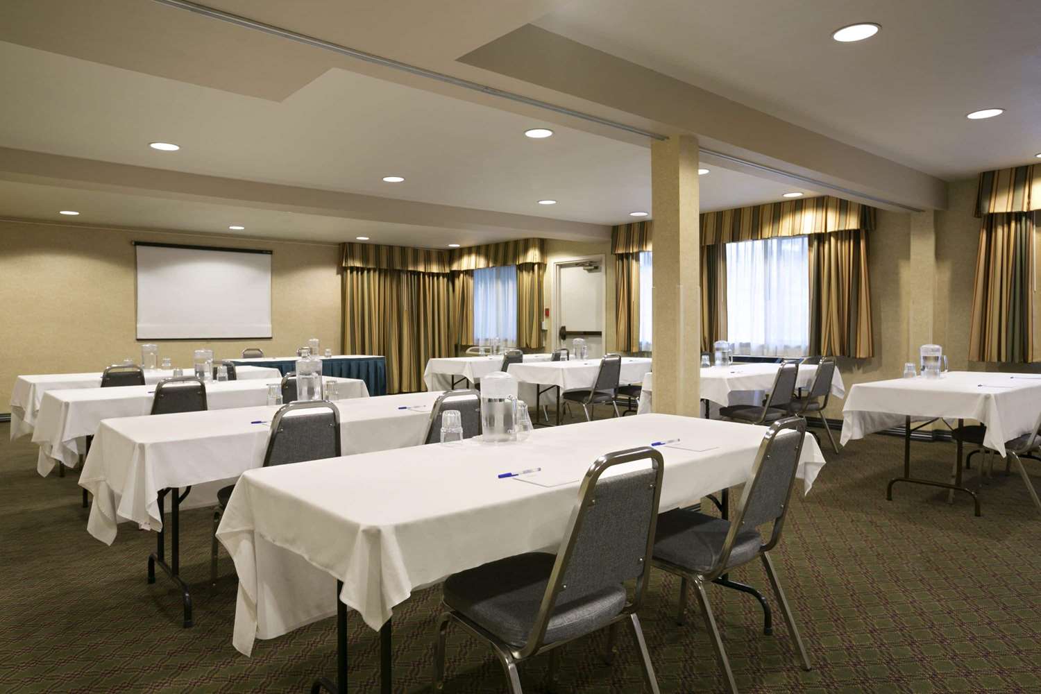 Baymont By Wyndham Seattle/Kirkland Wa 25/31