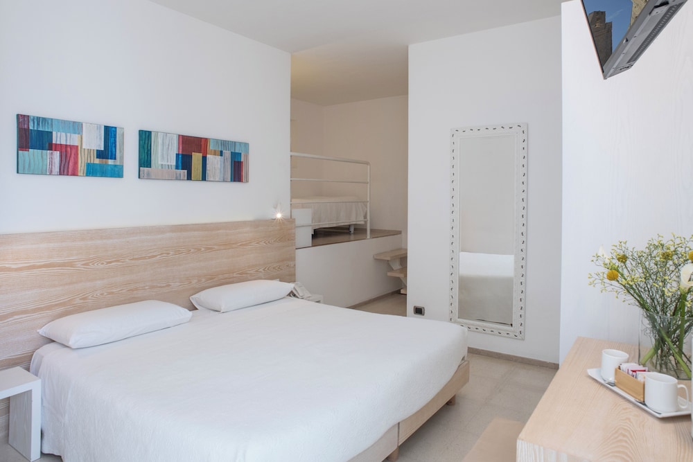 غرفة سوبيريور ثلاثية بسرير مزدوج وسرير فردي بشرفة