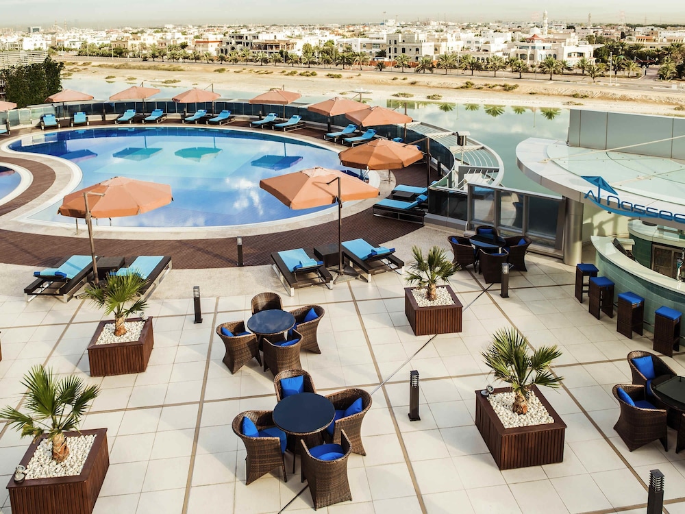 swimming pool spa