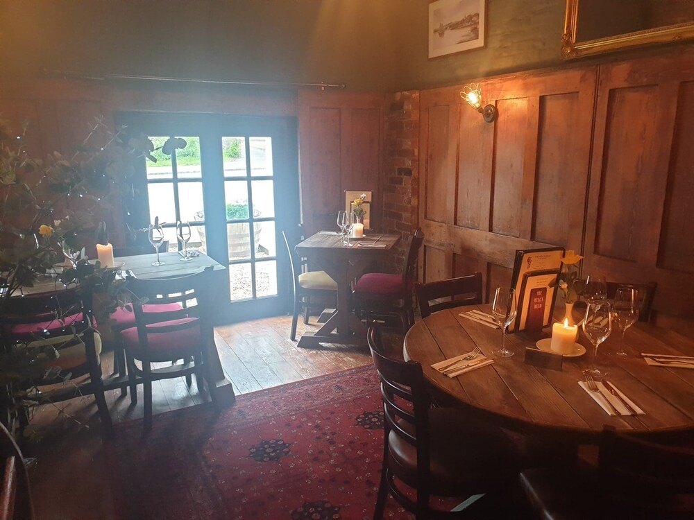 Bulls Head 16/18