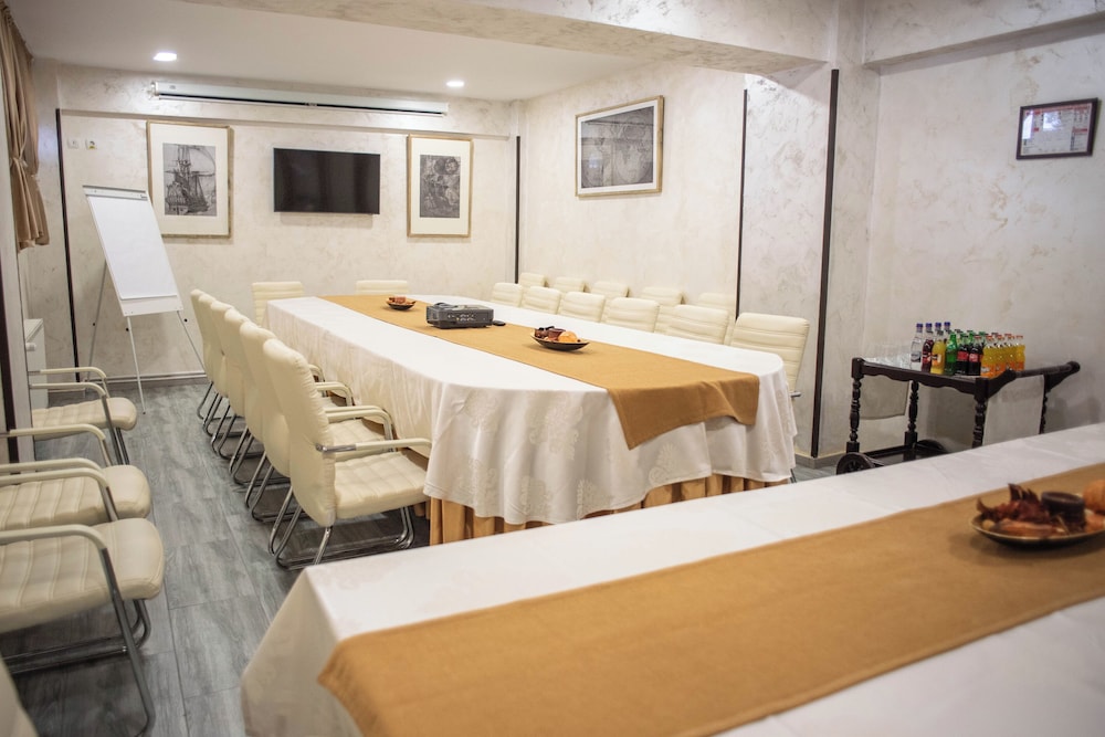 Hotel Marea Neagra 25/70