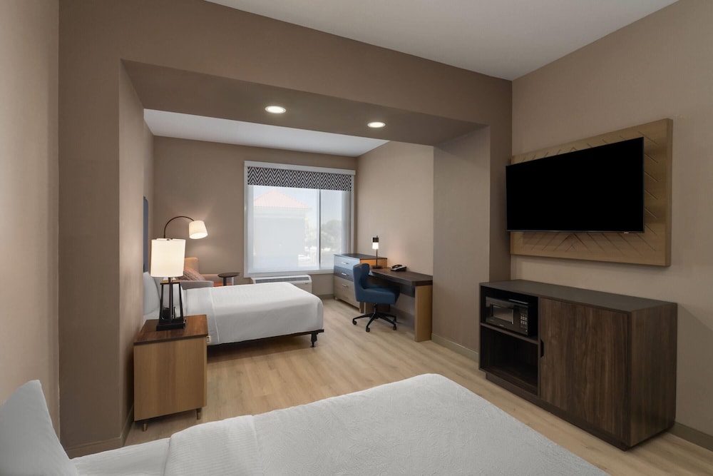 La Quinta Inn & Suites by Wyndham Tracy 22/53
