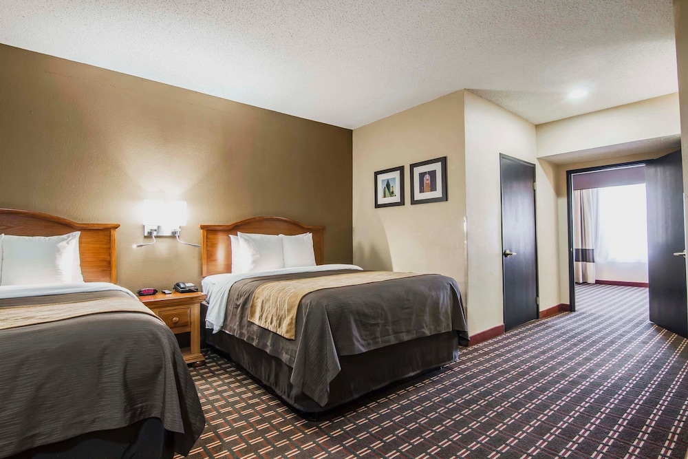 Quality Inn & Suites I-35 E-Walnut Hill 9/41