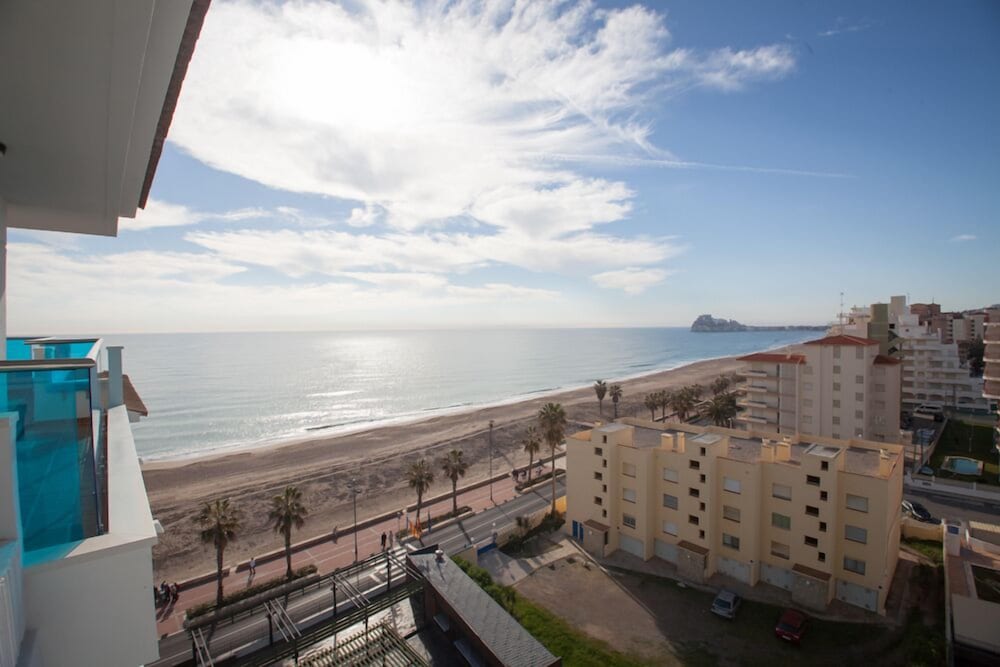 Acuazul Aparthotel and Spa 34/37