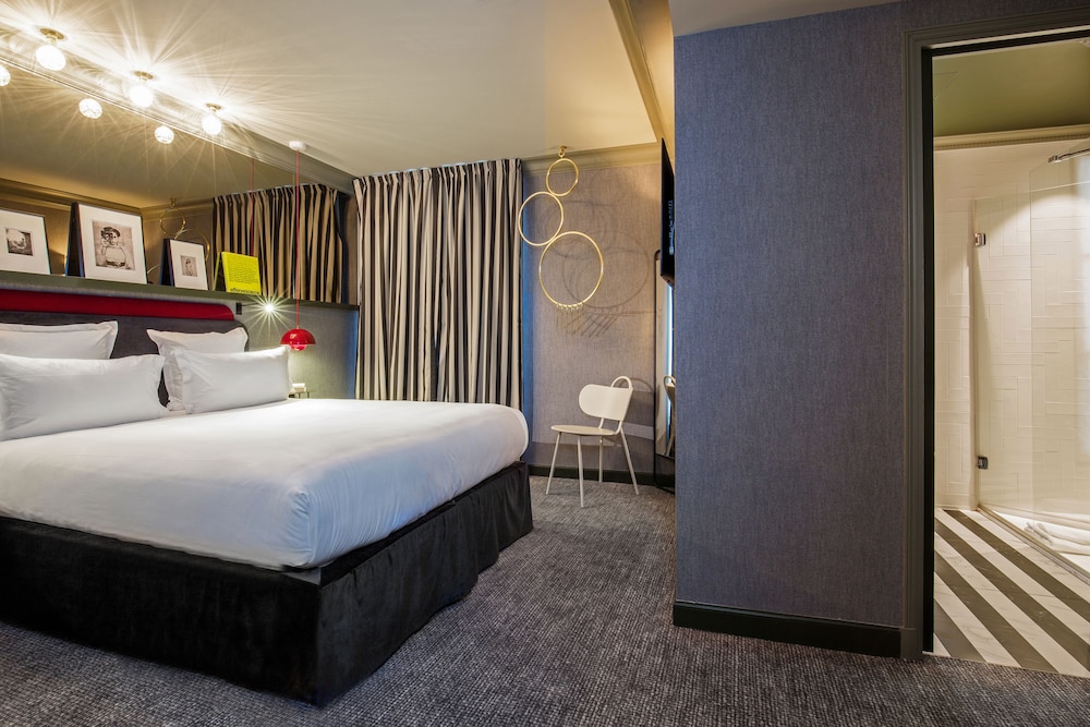 Bob Hotel 6/42