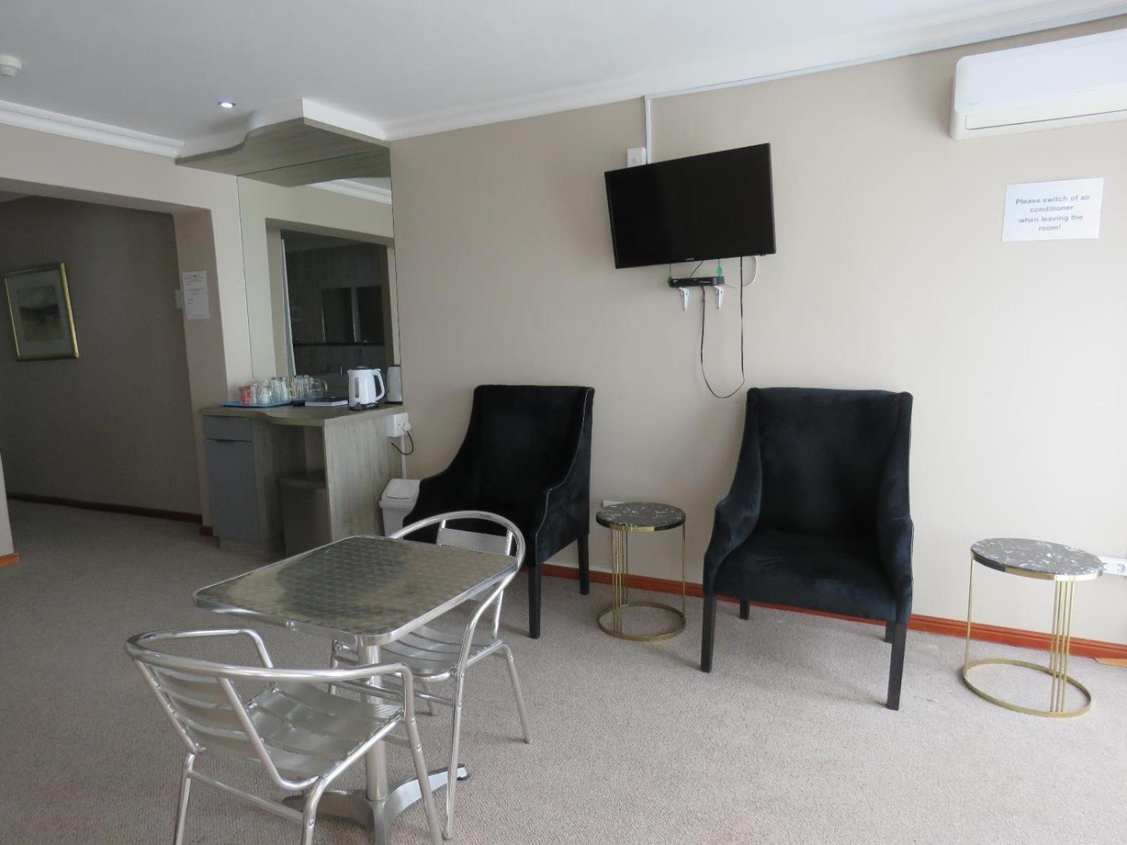 St Helena Bay Hotel 14/21