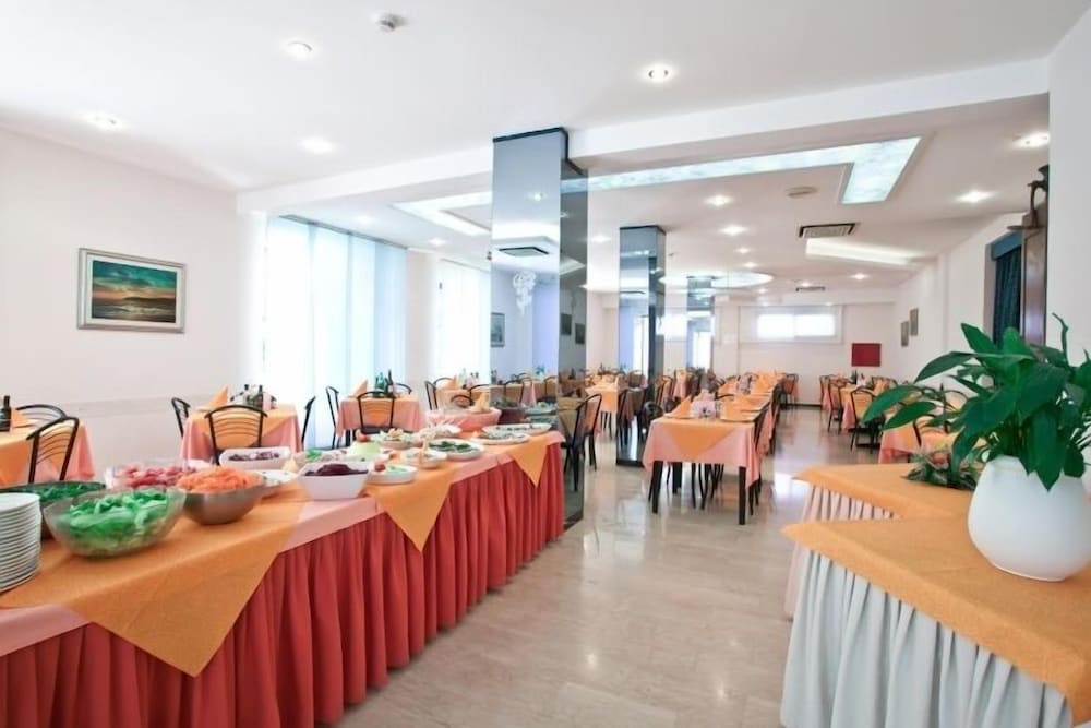Thea Hotel 16/26