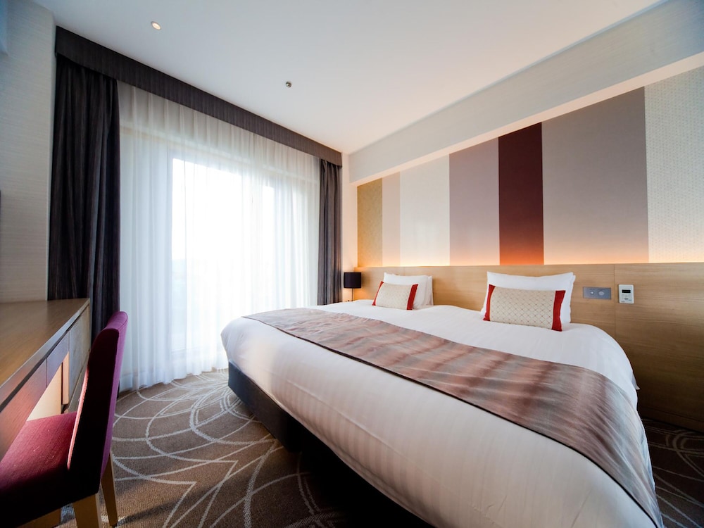 ROOM, KING BED