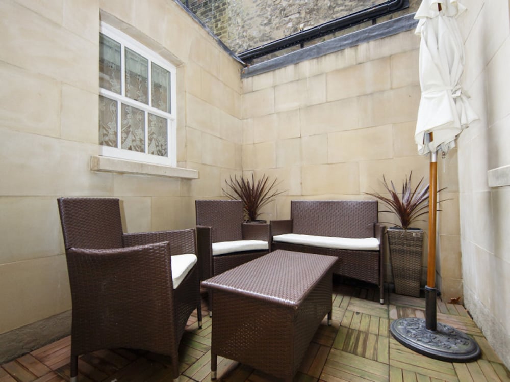 Regency House 52/69