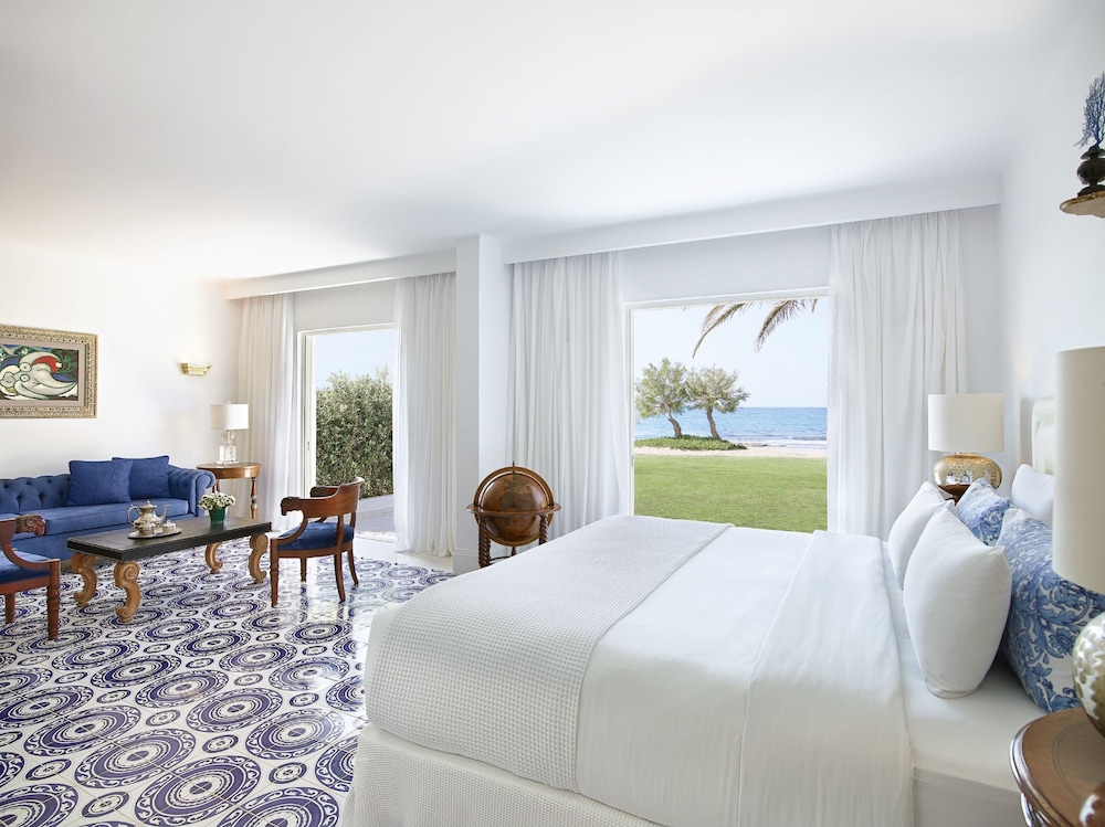 2 Bedrooms, Beach Villa, 2 King Beds, Sea Front, Sofa، Caramel, A Resort to Live 5/10