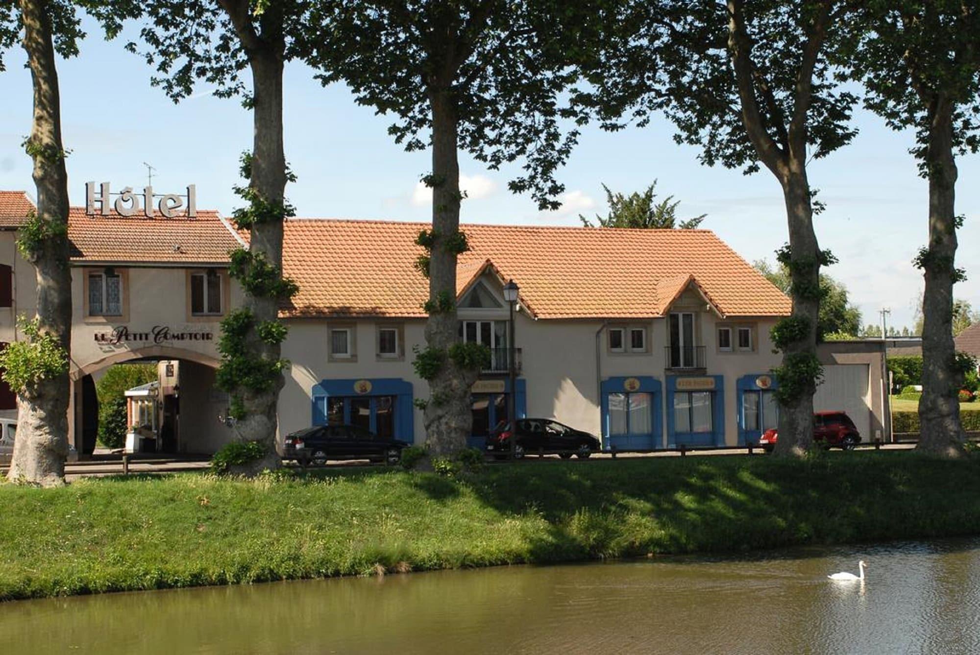 Hotel Les Pages 43/50