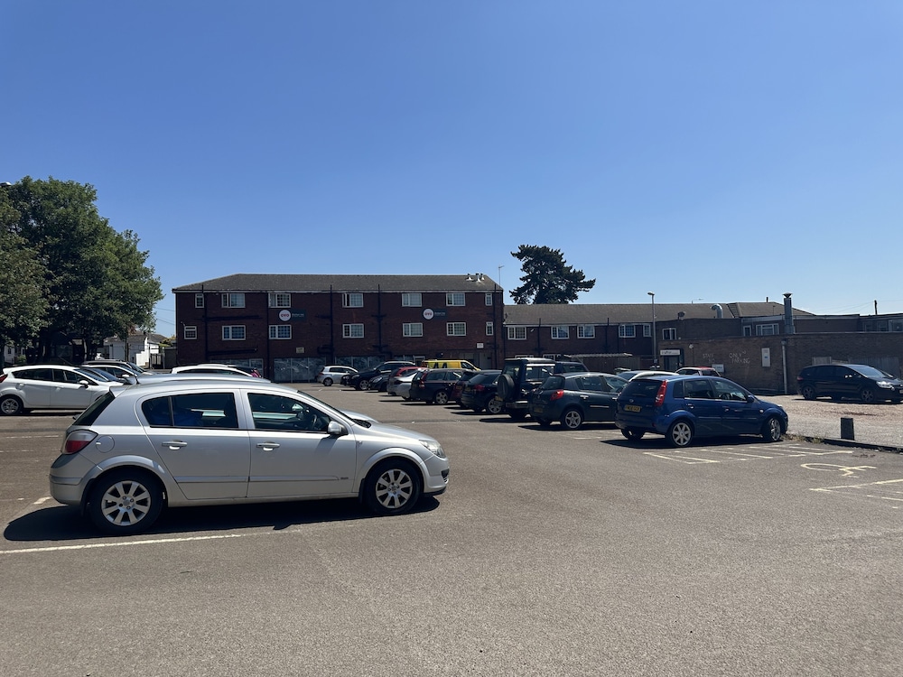 OYO Shilton Inn 42/46