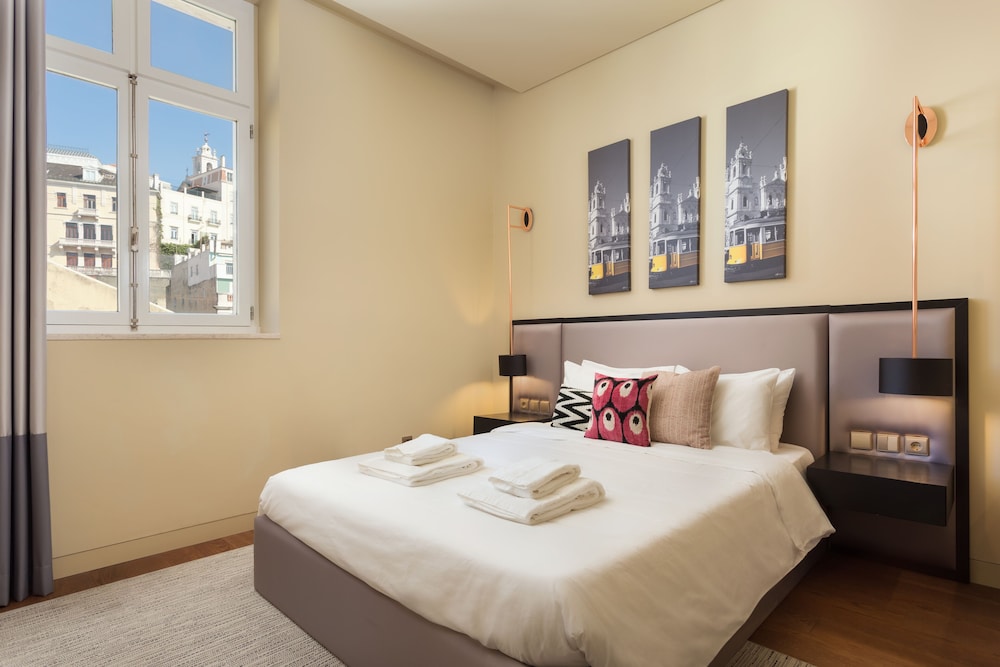 2 BEDROOMS, SUPERIOR, APARTMENT, 8 BUILDING