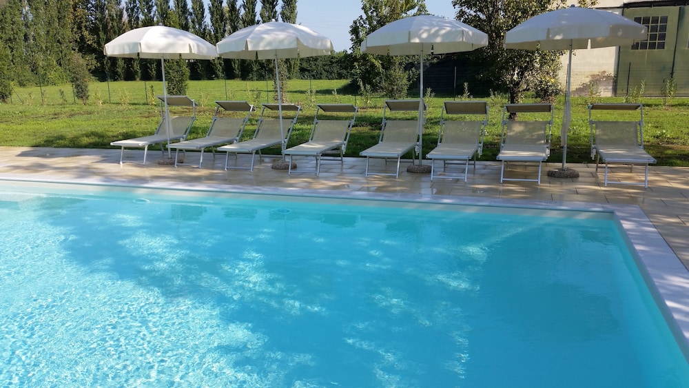 Venice Resort 64/72