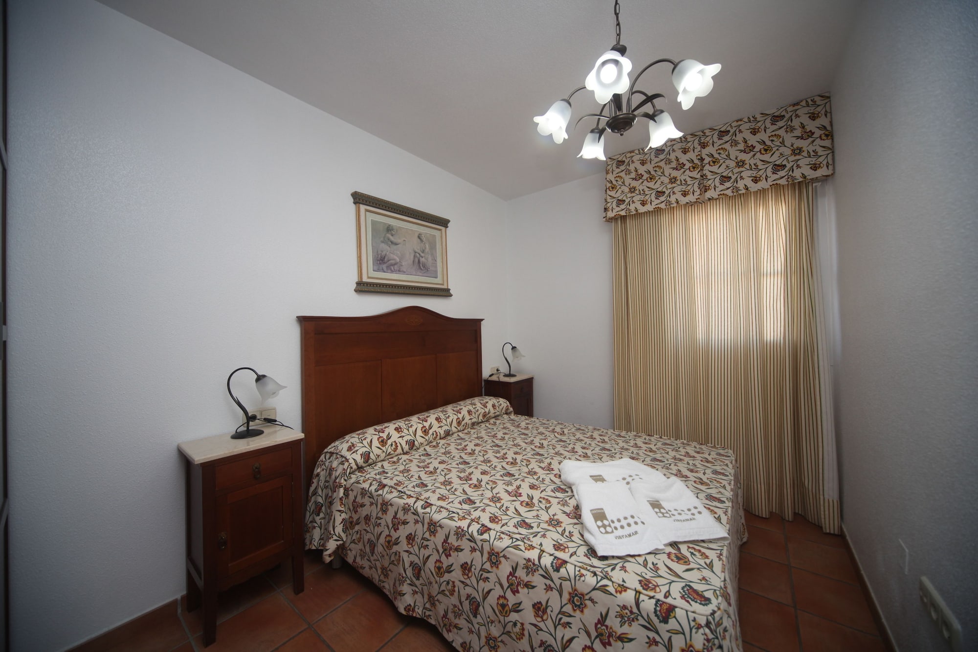 3 Bedrooms, Apartment, 1 Double and 4 Single Beds, Sea View