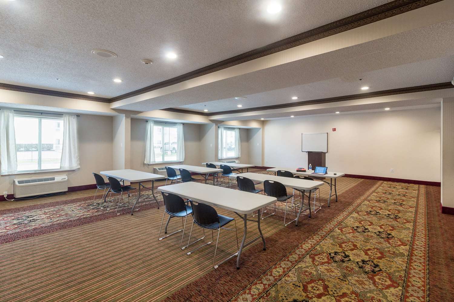 Quality Inn & Suites West Chase 8/8