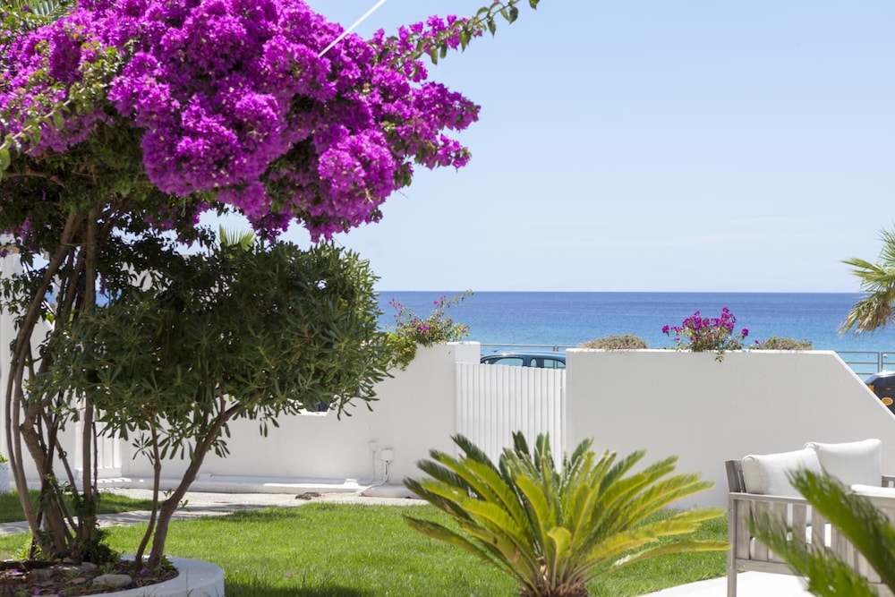 Sud Beach Hotel 44/53