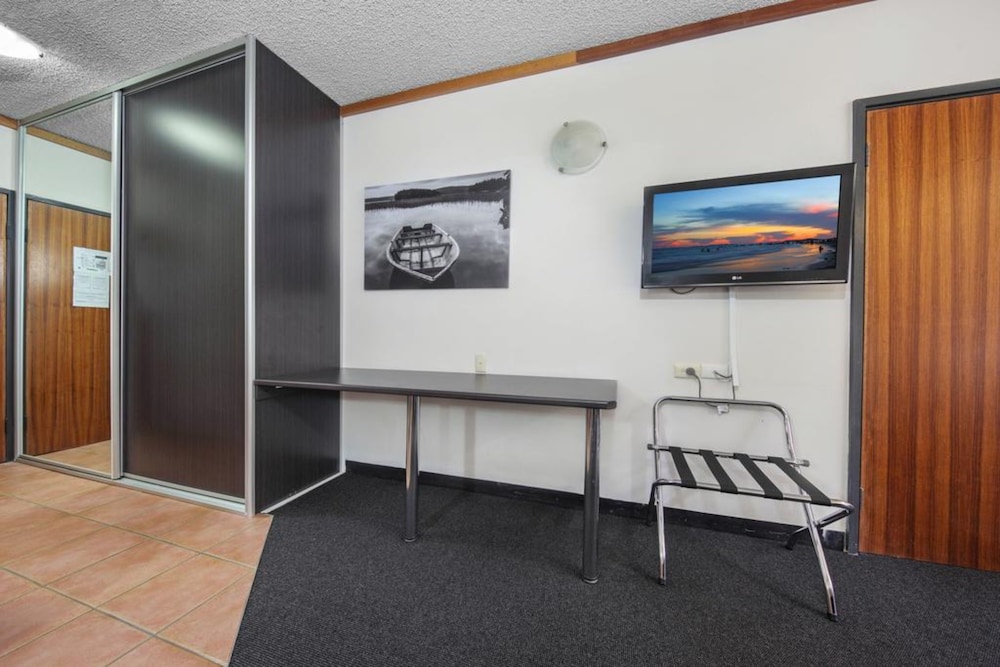 Belconnen Hotel Motel Serviced Apartments 8/48