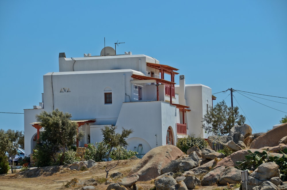 Ydreos Studios & Apartments photo5