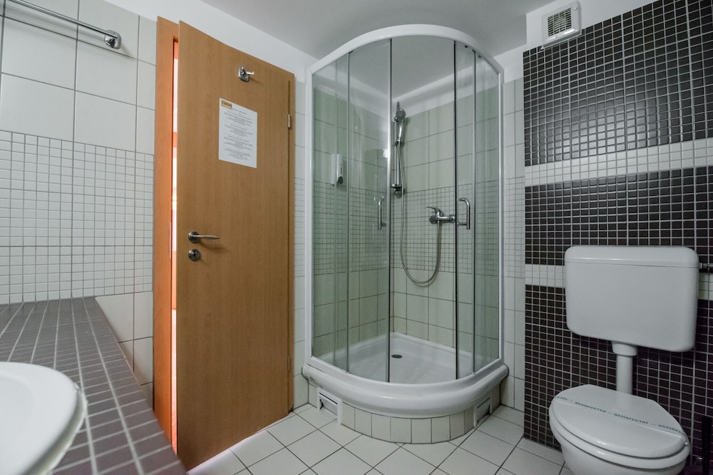 Oxford Inns Suites 43/45