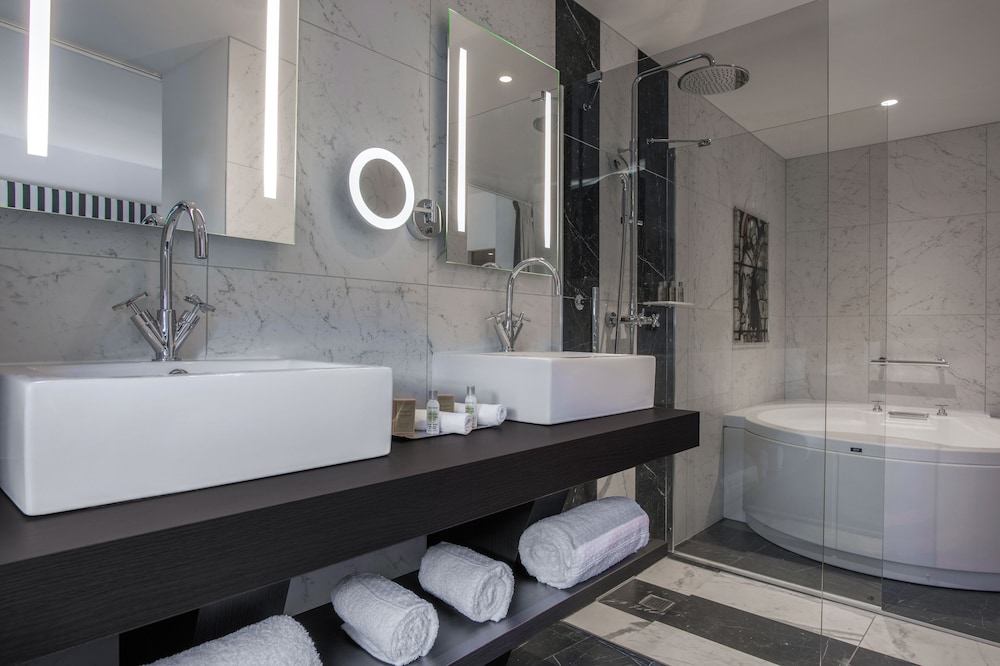 Hotel du Roi & Spa by SOWELL COLLECTION 50/50