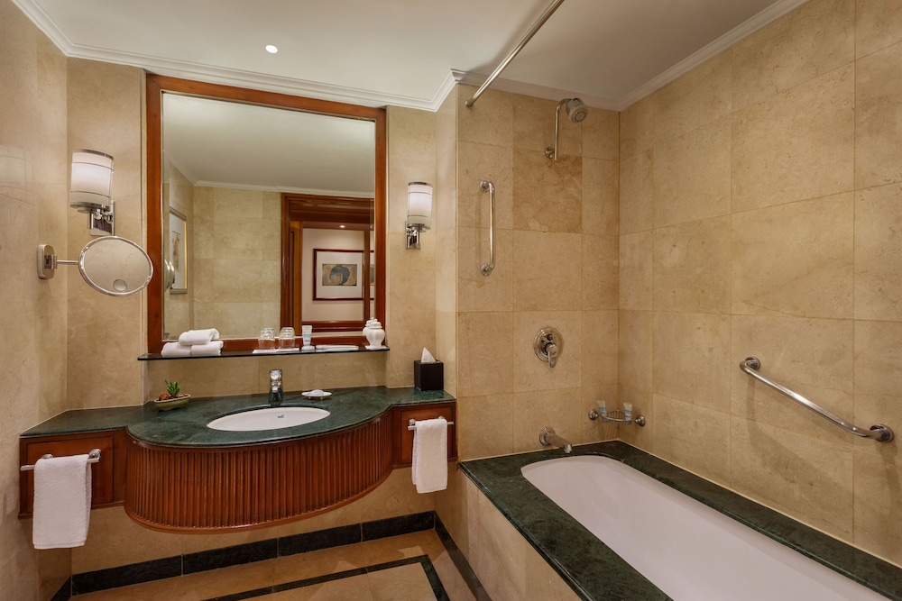 Itc Grand Central 10/39