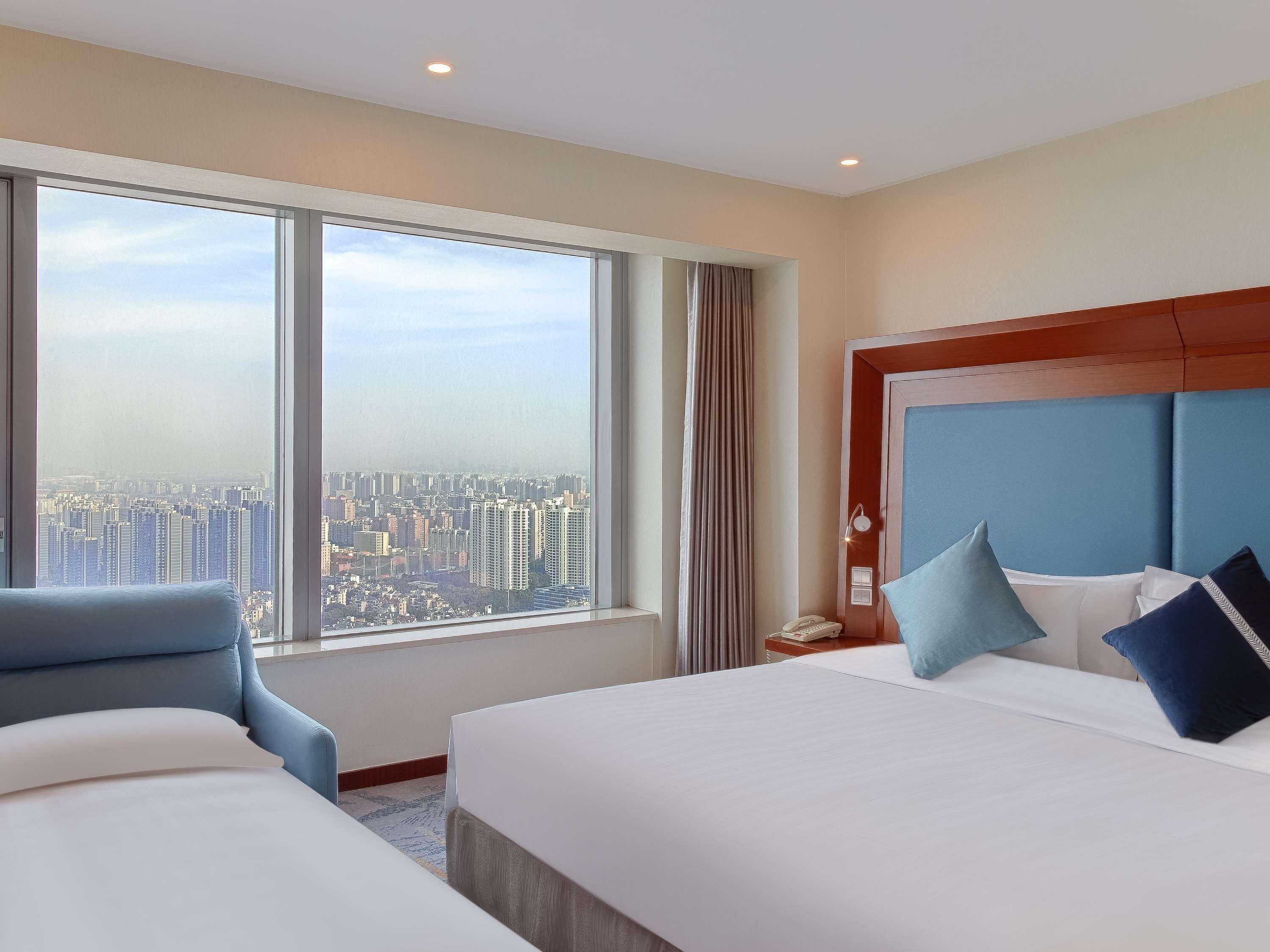 Standard, Queen Bed, Riverside