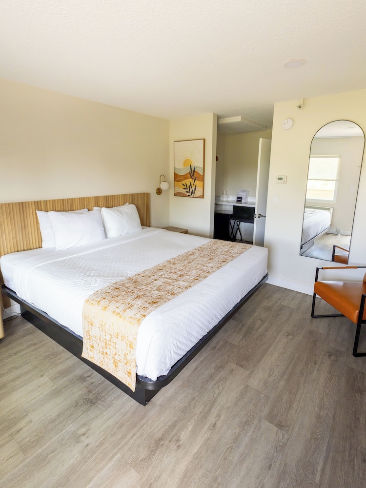 Riverleaf Inn Mission Valley 14/48
