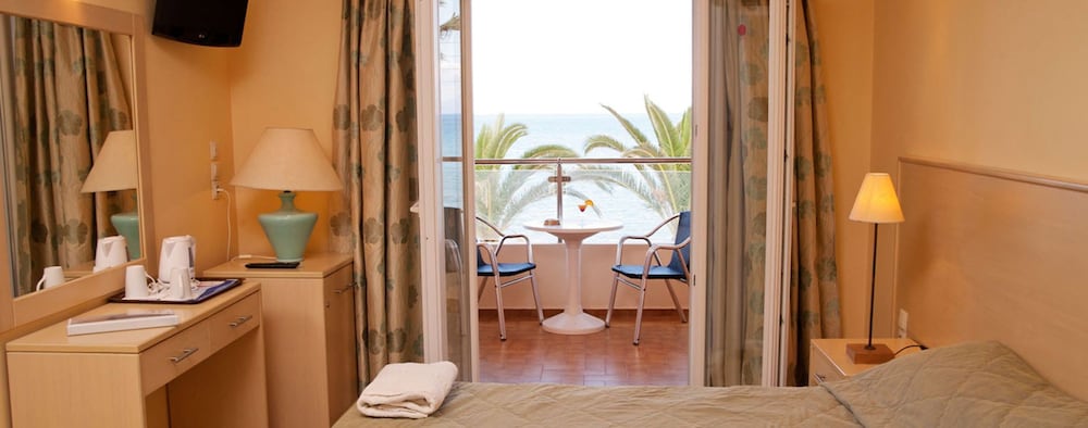 Coral Beach Hotel 20/21
