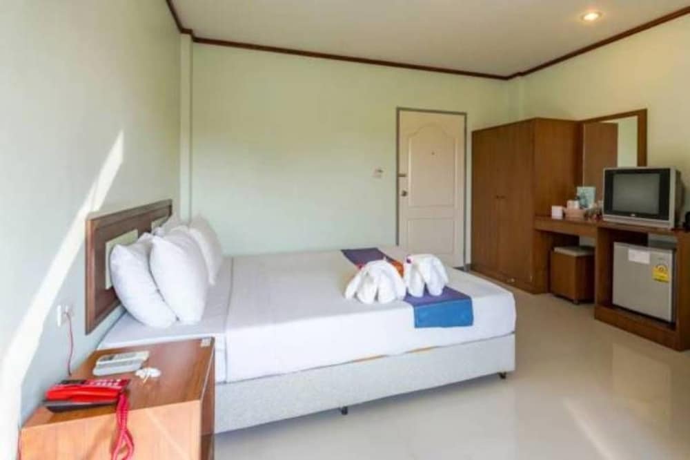 Khunyuw Hotel 12/63