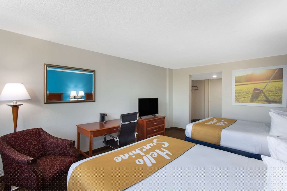 Days Inn Suites Tallahassee Conference Center I 10 Hotel 23/57
