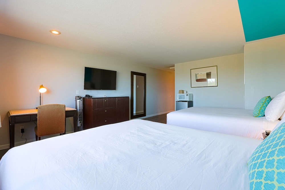 Coast River Inn by OYO Seaside 7/38