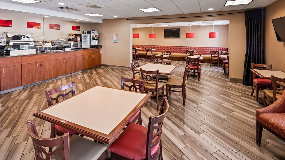 Best Western Plus Peoria 18/28