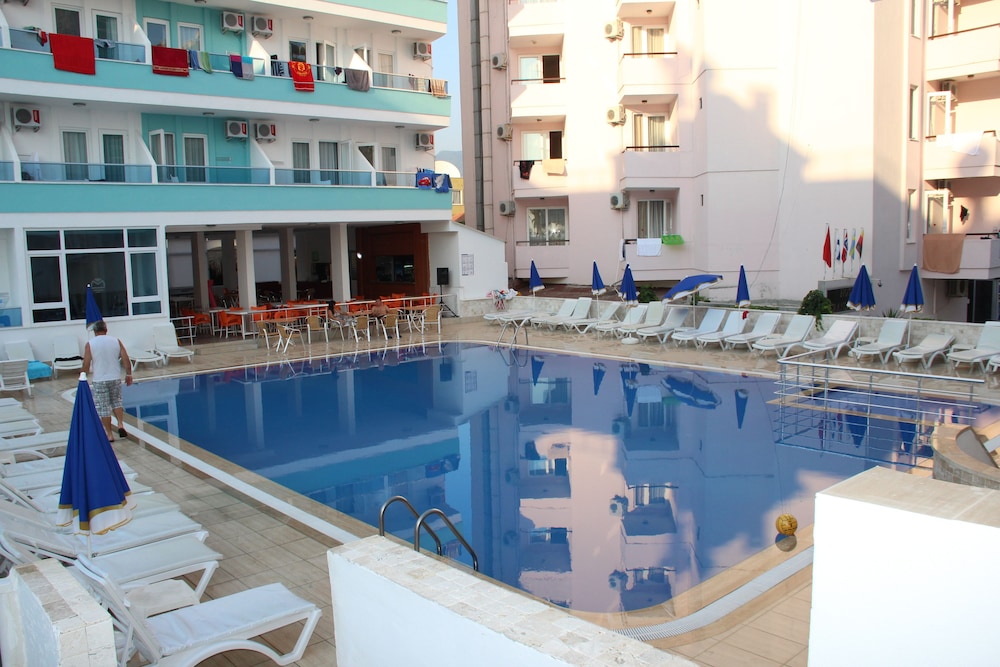 Mesut Hotel 8/45