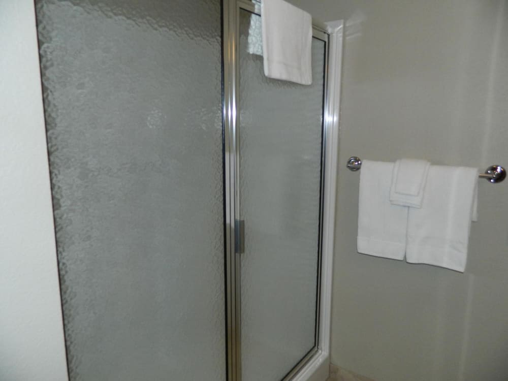 Brookstone Lodge Suites 35/35