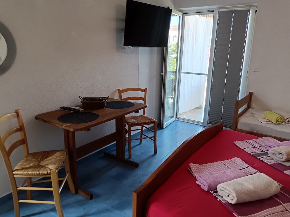 APARTMENTS MORETA 13/50