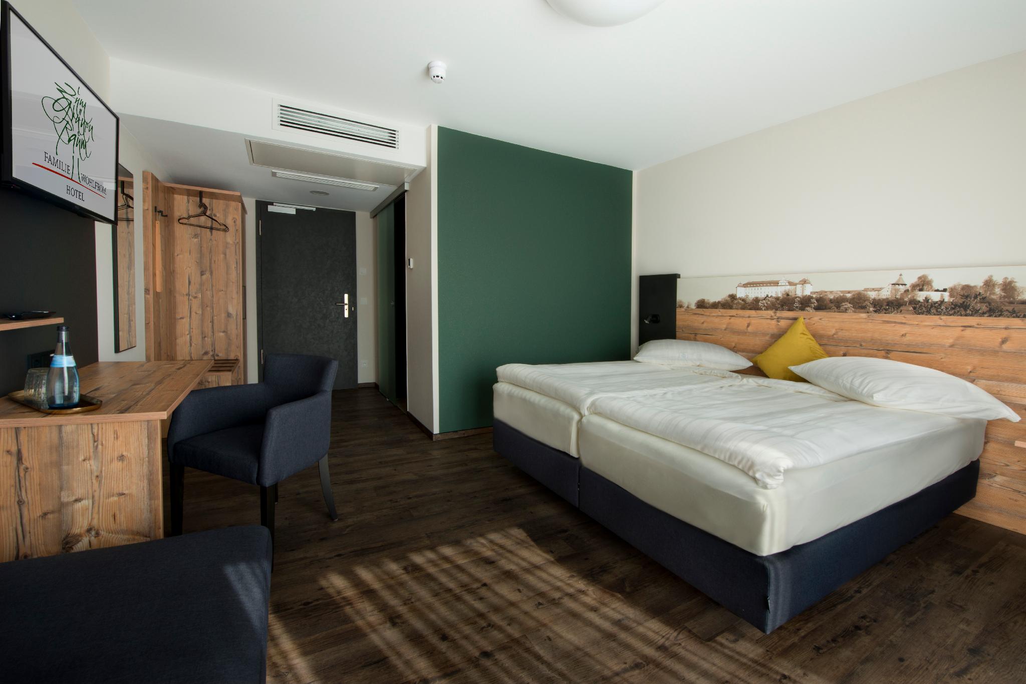 Hotel Zum Grunen Baum 3/8