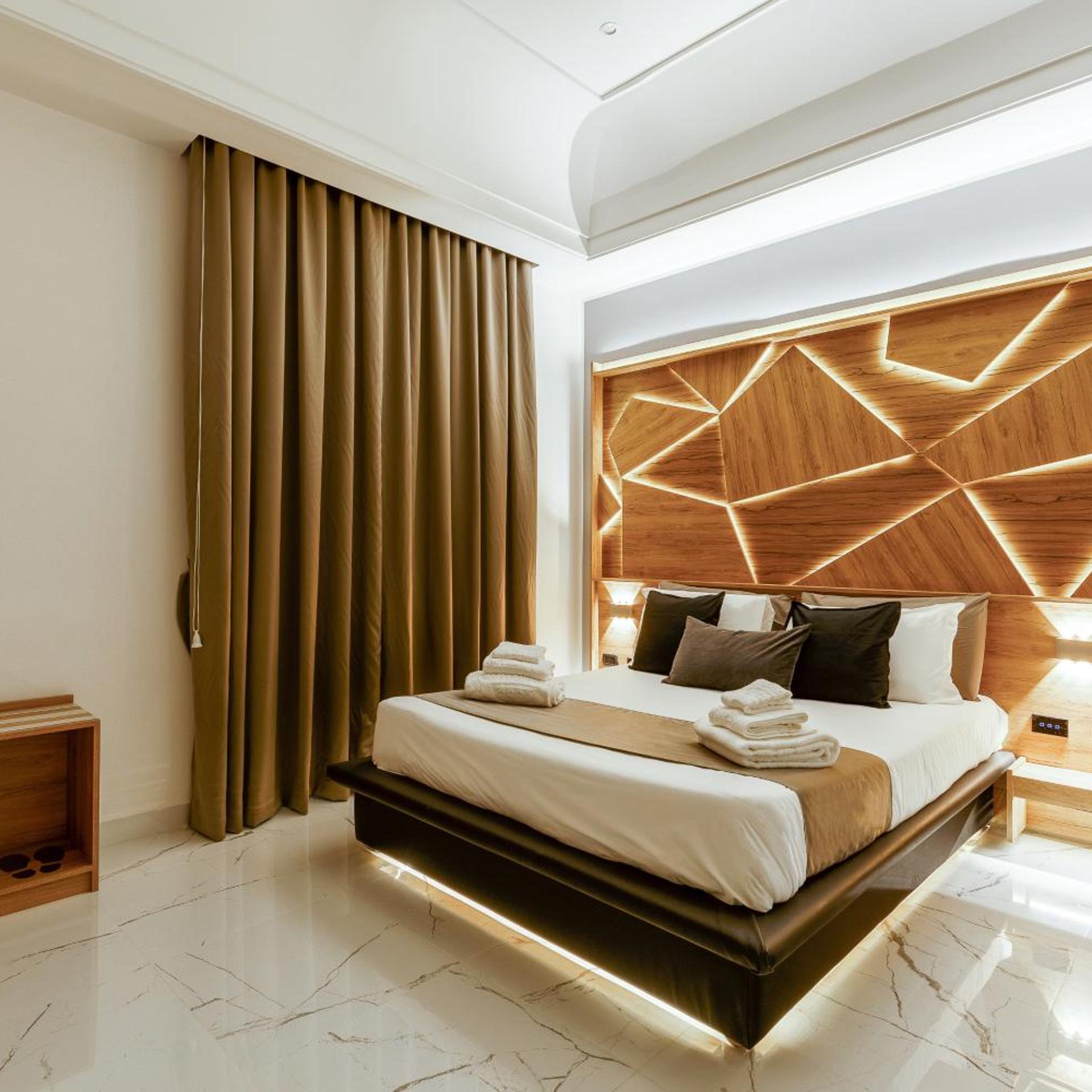 Suite, King Bed, Mountain View