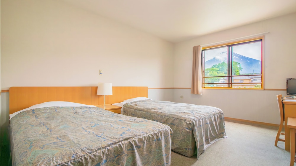 ROOM, TWIN BEDS, MOUNTAIN VIEW, SMOKING